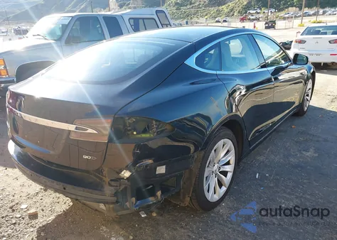 2016 Tesla Model S 60D/70D/75D/85D/90D z USA, uszkodzony, nr VIN 5YJSA1E29GF137391